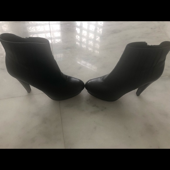 BCBG booties - Picture 2 of 3